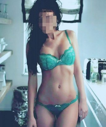 Мои услуги включают классический и релакс-массаж, эротический массаж, а также интимные утехи. Я открыта для экспериментов, люблю новые ощущения и фантазии. Мои клиенты остаются довольными и хотят возвращаться ко мне снова и снова. У меня есть свои фото, чтобы убедиться в моей привлекательности. Пиши или звони мне, и мы сможем организовать встречу в уютной обстановке. Жду тебя, чтобы сделать твои желания реальностью! 🌟💋🔥 10721, 31 год